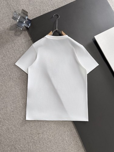 最安値挑戦 2025 プラダ 新作 半袖Tシャツ コピー