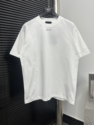争奪戦 2025 プラダ 新作 半袖Tシャツ スーパーコピー