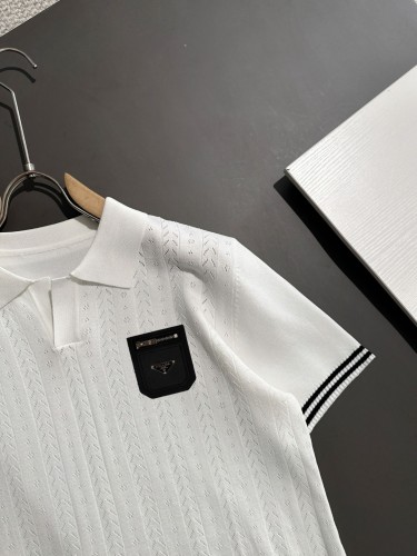 人気急上昇新作 2025 プラダ 新作 半袖Tシャツ コピー