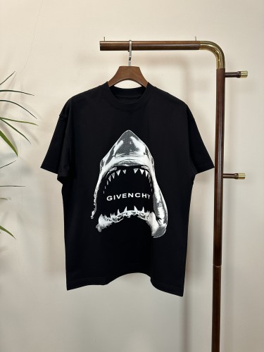 ☆超人気☆ 2025 ジバンシー 新作 半袖Tシャツ 偽物