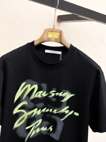 即発送！2025 ジバンシー 新作 半袖Tシャツ 偽物
