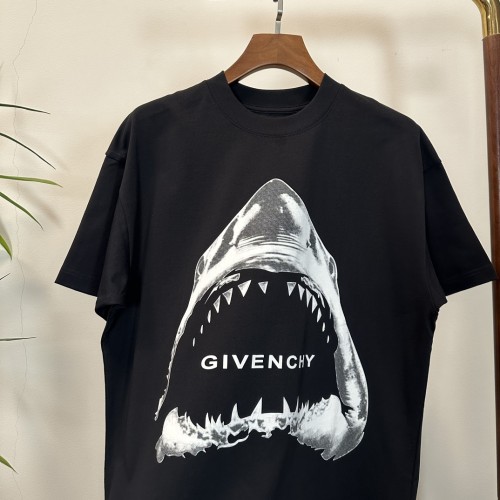 ☆超人気☆ 2025 ジバンシー 新作 半袖Tシャツ 偽物