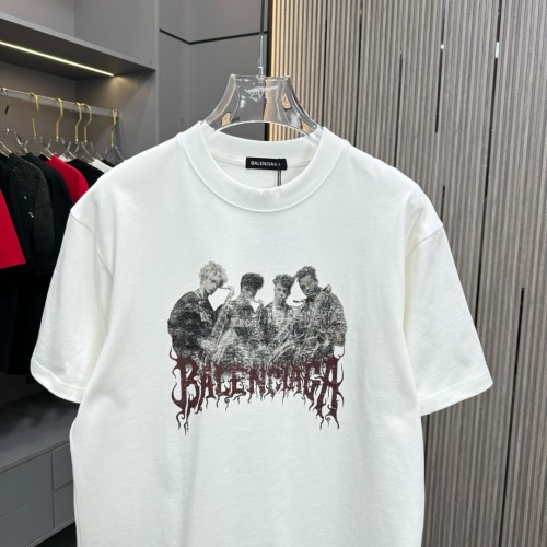 人気急上昇新作 2025 バレンシアガ 新作 半袖Tシャツ コピー