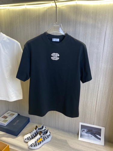 一目惚れ♪ 2025 シャネル 新作 半袖Tシャツ スーパーコピー 2色