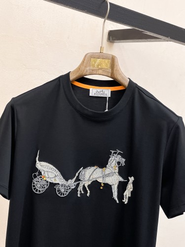 お洒落  2025 エルメス 新作 半袖Tシャツ 偽物