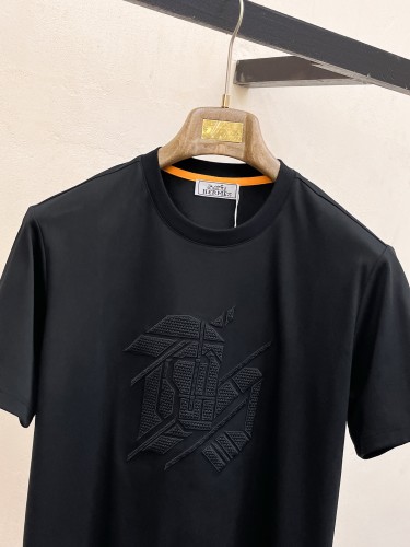 入手困難！ 2025 エルメス 新作 半袖Tシャツ 偽物