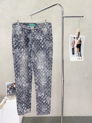 入手困難！2025 ルイヴィトン 新作 ジーンズ スーパーコピー