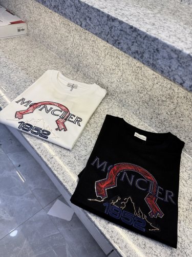 超希少！2025 モンクレール 新作 半袖Tシャツ コピー 2色