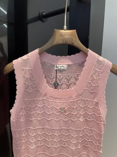 人気急上昇 2025 シャネル 新作 チョッキ着 スーパーコピー