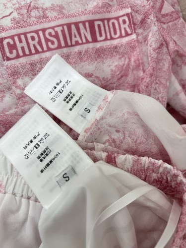 完売必至 2025 ディオール 新作 セットアップ コピー