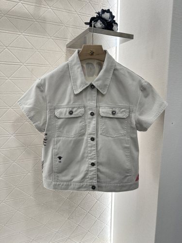 注目度抜群！2025 ディオール 新作 セットアップ スーパーコピー