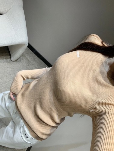 注目アイテム♡ 2025 ミュウミュウ 新作 ニット 偽物