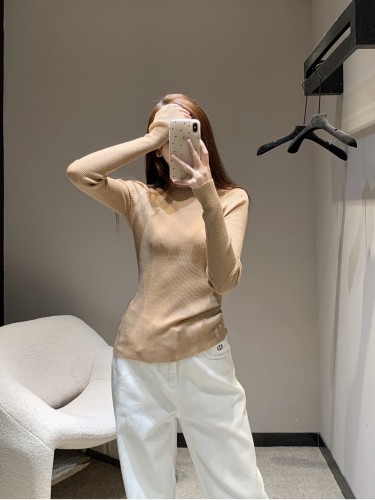 注目アイテム♡ 2025 ミュウミュウ 新作 ニット 偽物