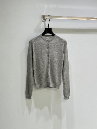 超希少！2025 ミュウミュウ 新作 ニット 偽物