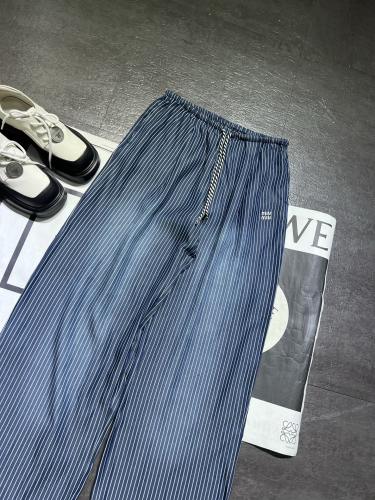 日本未入荷 2025 ミュウミュウ 新作 ジーンズ スーパーコピー