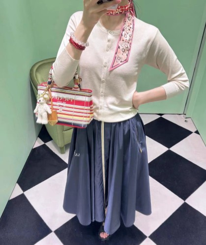 累積売上総額第１位！2025 プラダ 新作 ニット コピー