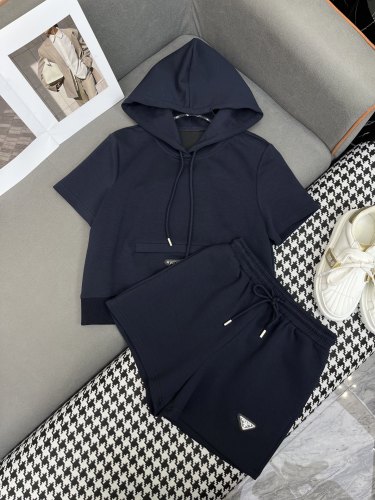 完売必至 2025 プラダ 新作 セットアップ 偽物 2色