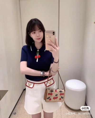 おすすめ 2025 ヴァレンティノ 新作 半袖Tシャツ スーパーコピー