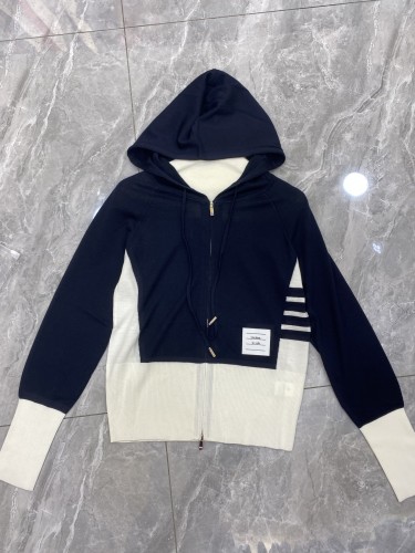 送料込 2025 トム·ブラウン 新作 セットアップ スーパーコピー