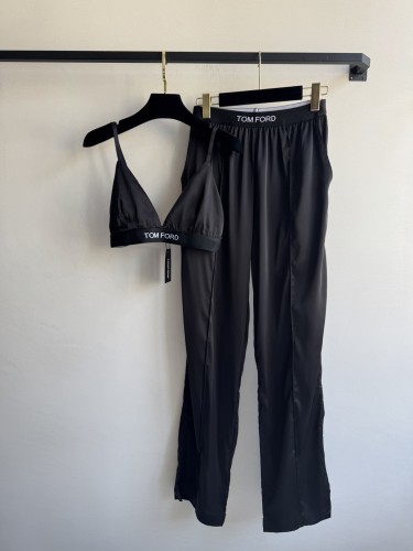 使い勝手良し 2025 トム·ブラウン 新作 セットアップ 偽物