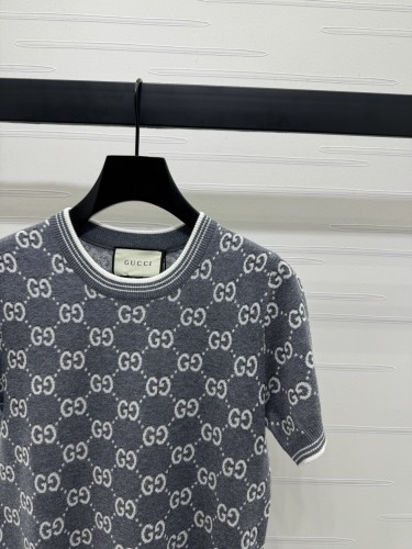 希少♪限定 2025 グッチ 新作 半袖Tシャツ 偽物