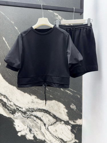 人気爆発☆ 2025 モンクレール 新作 セットアップ 偽物