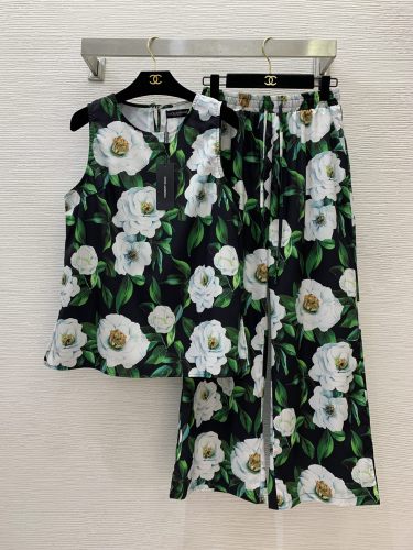 ★日本!!人気！2025 ドルチェ&ガッバーナ 新作 セットアップ 偽物