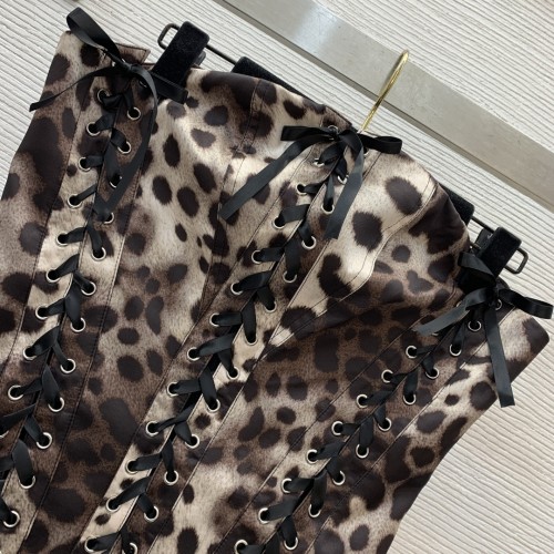 最安値挑戦 2025 ドルチェ&ガッバーナ 新作 チョッキ着 コピー