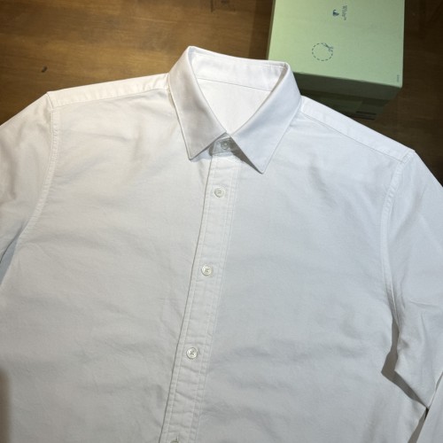 目を惹くカラー 2025 ロエベ 新作 シャツ 偽物