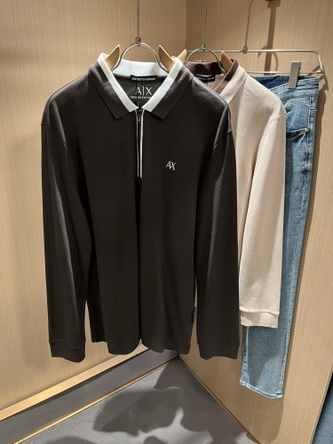 高品質 2025 ジョルジオアルマーニ 新作 長袖Tシャツ 偽物