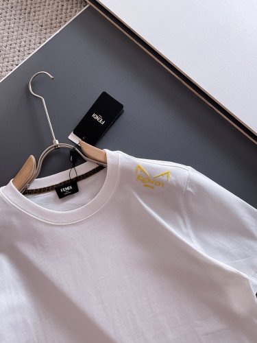 人気No1 2025 フェンディ 新作 半袖Tシャツ 偽物