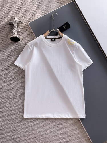 人気No1 2025 フェンディ 新作 半袖Tシャツ 偽物