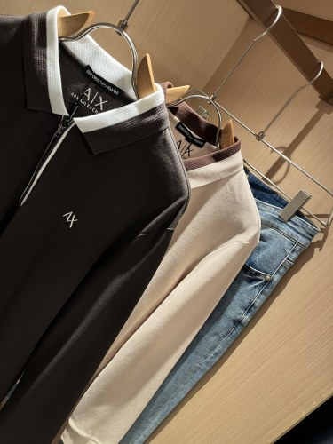 高品質 2025 ジョルジオアルマーニ 新作 長袖Tシャツ 偽物