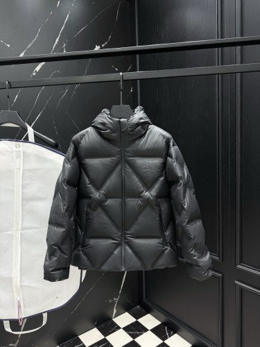 高品質 2025 プラダ 新作 ダウンジャケット スーパーコピー