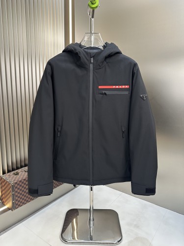 肌触り最高な 2025 プラダ 新作 ダウンジャケット 偽物