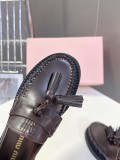 注目アイテム♡ 2026 ミュウミュウ 新作 パンプス 偽物