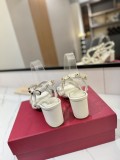 使い勝手良し 2026 ヴァレンティノ 新作 ハイヒール スーパーコピー