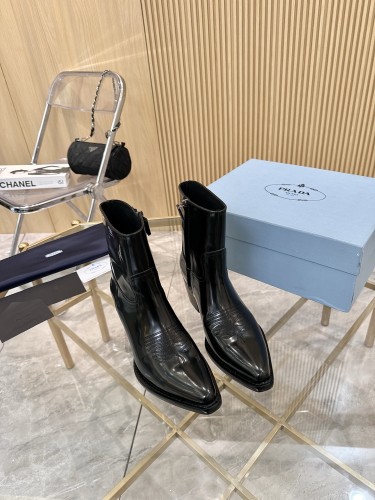 完売必至 ★ 2026 プラダ 新作 ブーツ スーパーコピー