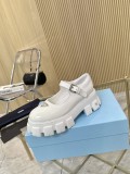目を惹くカラー 2026 プラダ 新作 パンプス スーパーコピー