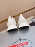 肌触り最高な 2026 プラダ 新作 スニーカー 偽物