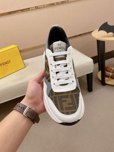 注目度抜群！2026 フェンディ 新作 スニーカー コピー