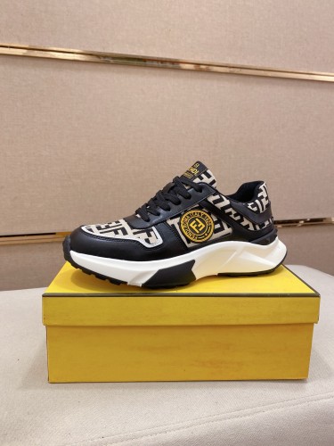 注目アイテム☆ 2026 フェンディ 新作 スニーカー スーパーコピー