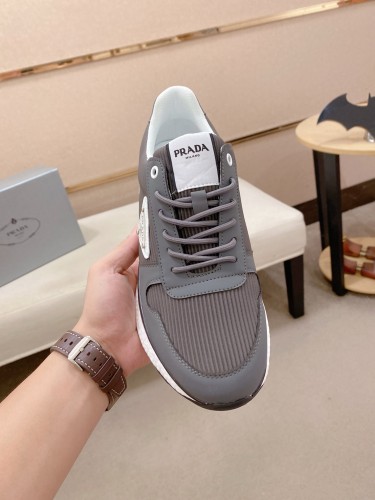 肌触り最高な 2026 プラダ 新作 スニーカー コピー