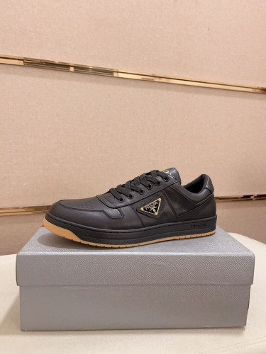 【即発】★ 2026 プラダ 新作 スニーカー 偽物