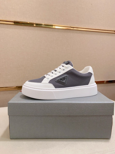 使い勝手良 2026 プラダ 新作 スニーカー コピー