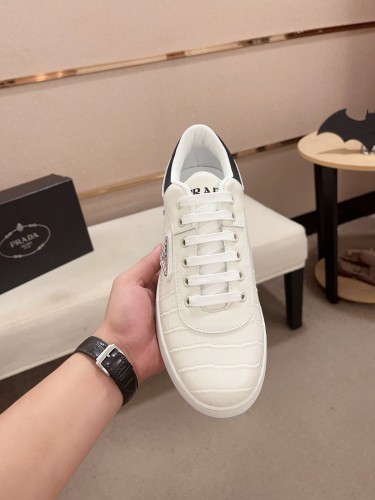 完売必至 2026 プラダ 新作 スニーカー 偽物