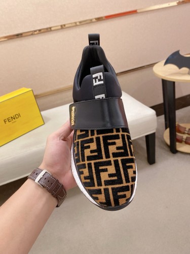 激安価格！2026 フェンディ 新作 スニーカー 偽物