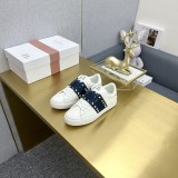 ☆超人気☆ 2026 ヴァレンティノ 新作 男女兼用 スニーカー 偽物