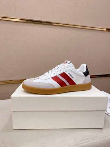 注目度抜群！ 2026 バリー 新作 スニーカー コピー