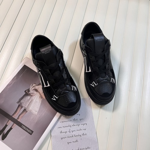 人気No1★ 2026 ヴァレンティノ 新作 男女兼用 スニーカー スーパーコピー